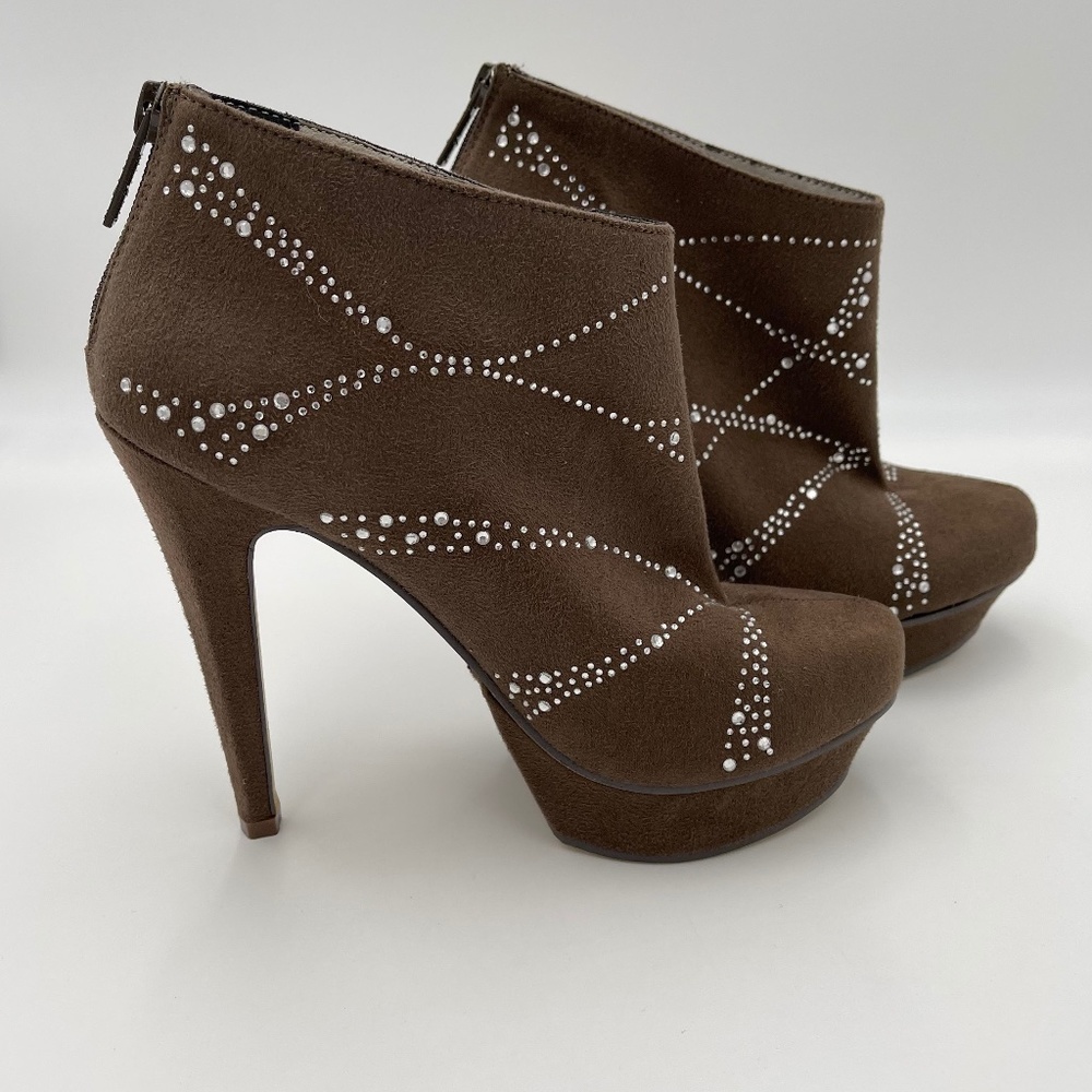 Michael Antonio platformed Jeweled ankle boot 7.5